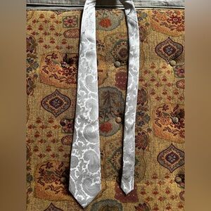 Silver silk tie